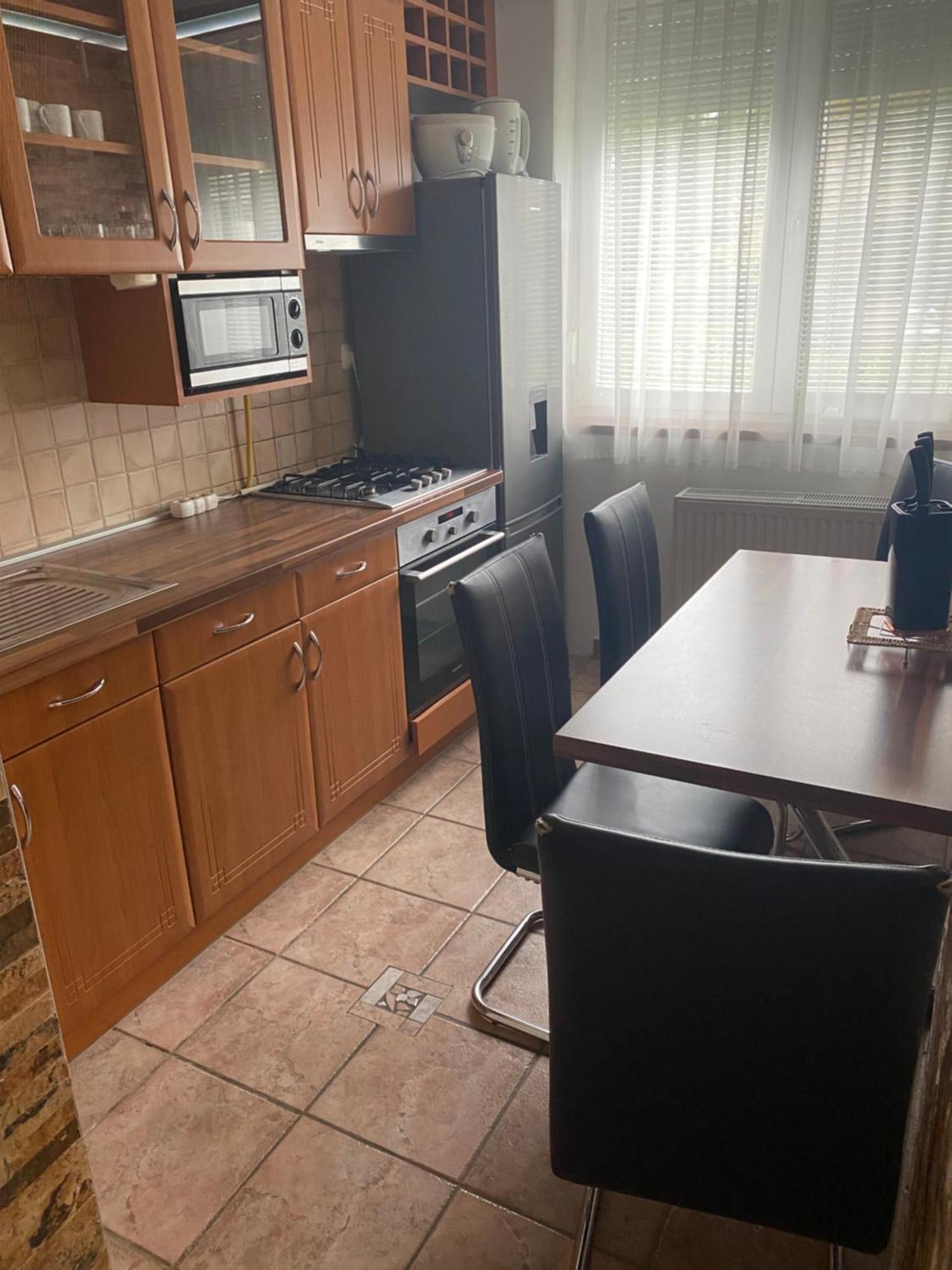 Angela Apartman Hajduszoboszlo Bagian luar foto