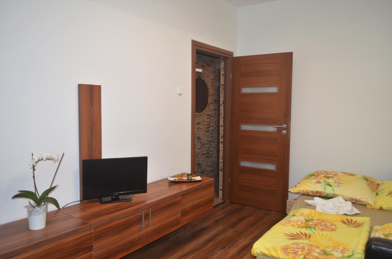 Angela Apartman Hajduszoboszlo Bagian luar foto